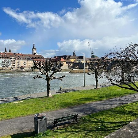Stilvolle Wohnung An Der Alten Mainbruecke Wurzburg Ngoại thất bức ảnh